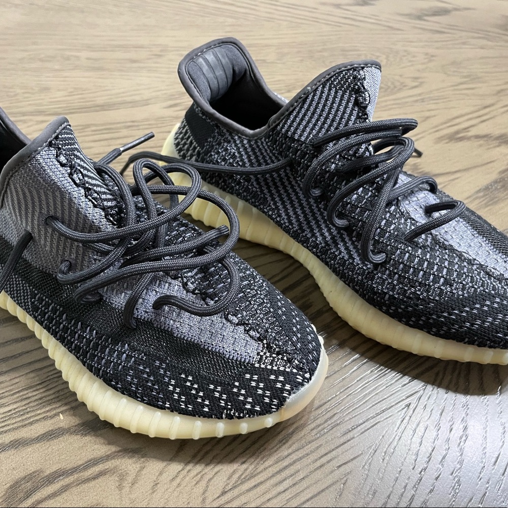 Yeezy .Size 8.5 .  Preowned.